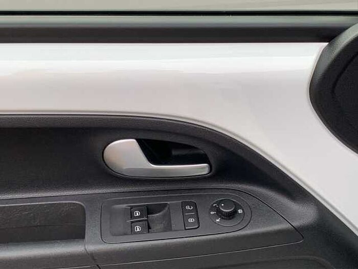 Volkswagen up ! United 1.0 MPI SITZHEIZUNG+WINTERRÄDER