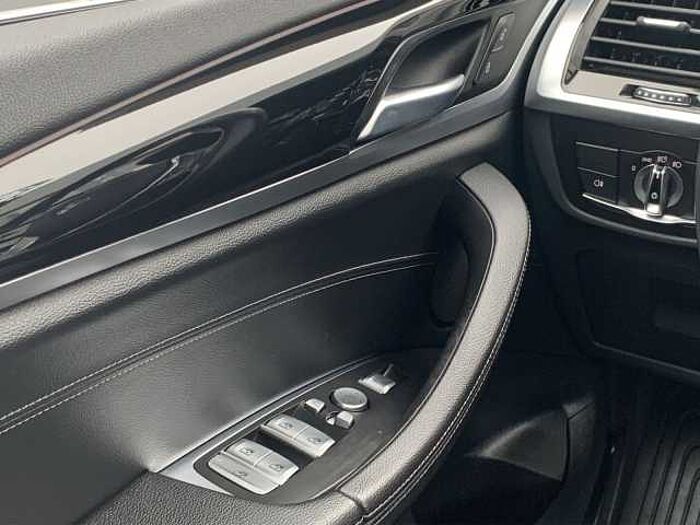 BMW X3 xDrive 20 d xLine AHK WINTERRÄDER PANO