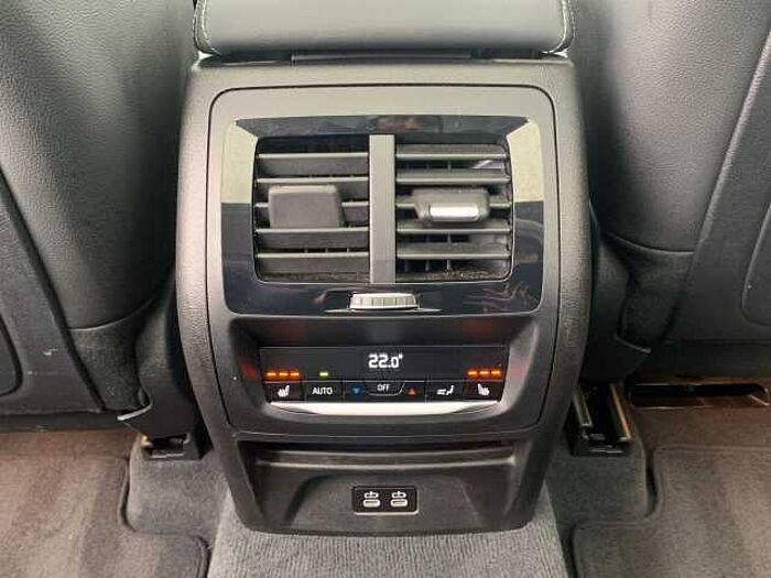 BMW X3 xDrive 20 d xLine AHK WINTERRÄDER PANO