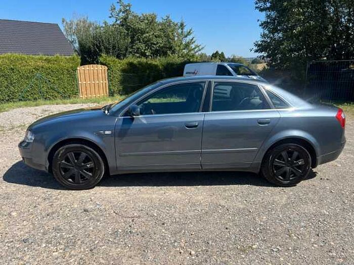 Audi A4 1.6 75KW Limo