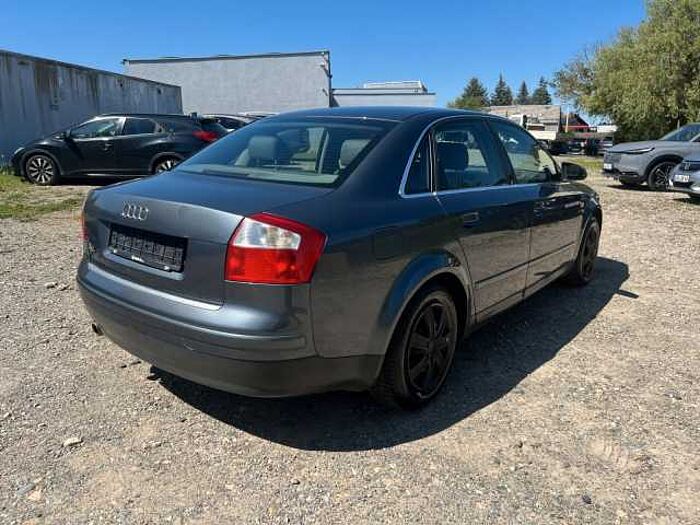 Audi A4 1.6 75KW Limo